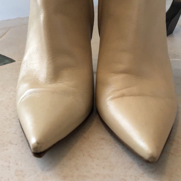 ❤️Casadei Stiletto Tan, red suede heels, gold tone/black w/patent straps booties - Picture 5 of 14